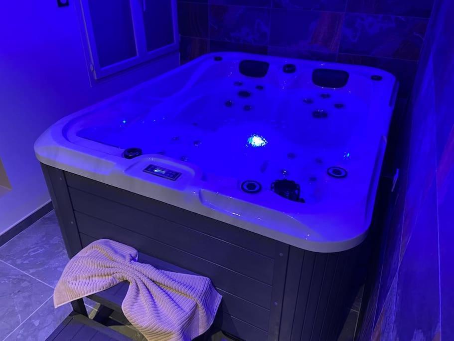 Maison Avec Jacuzzi Orange  Ngoại thất bức ảnh